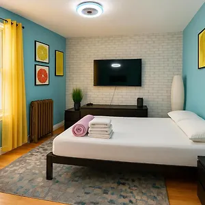 Modern Xl Queen Comfort & Character In Harlem Apartment New York